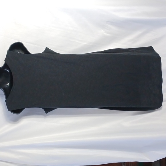 New Label Sleeveless Graphic Design Midi Black & White T-shirt material Dress - Picture 5 of 6